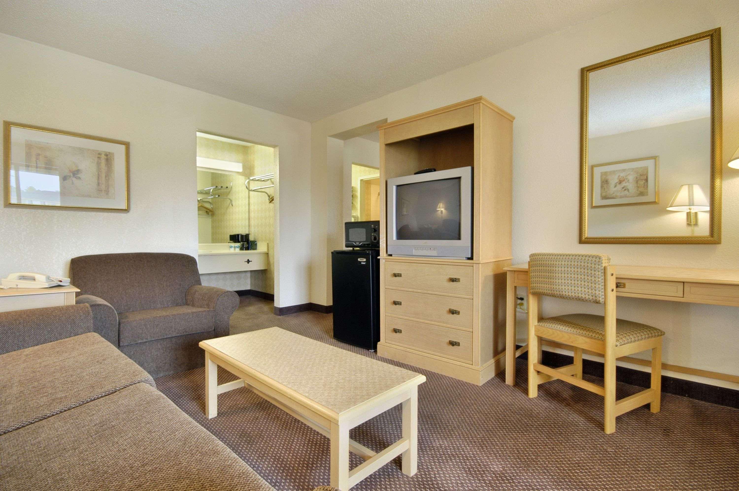 Days Inn&Suites Mobile Tillmans Corner Chambre photo