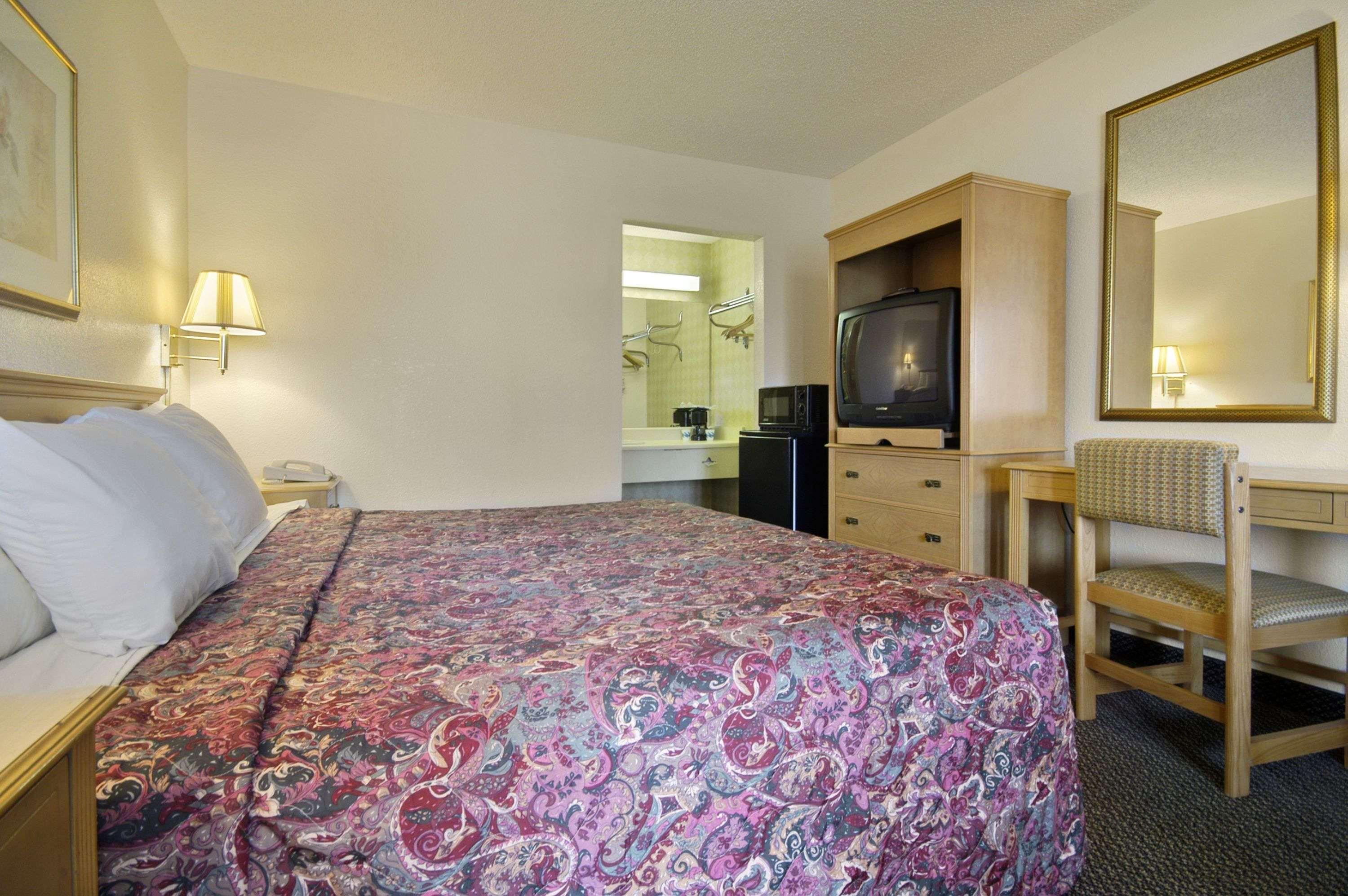 Days Inn&Suites Mobile Tillmans Corner Chambre photo