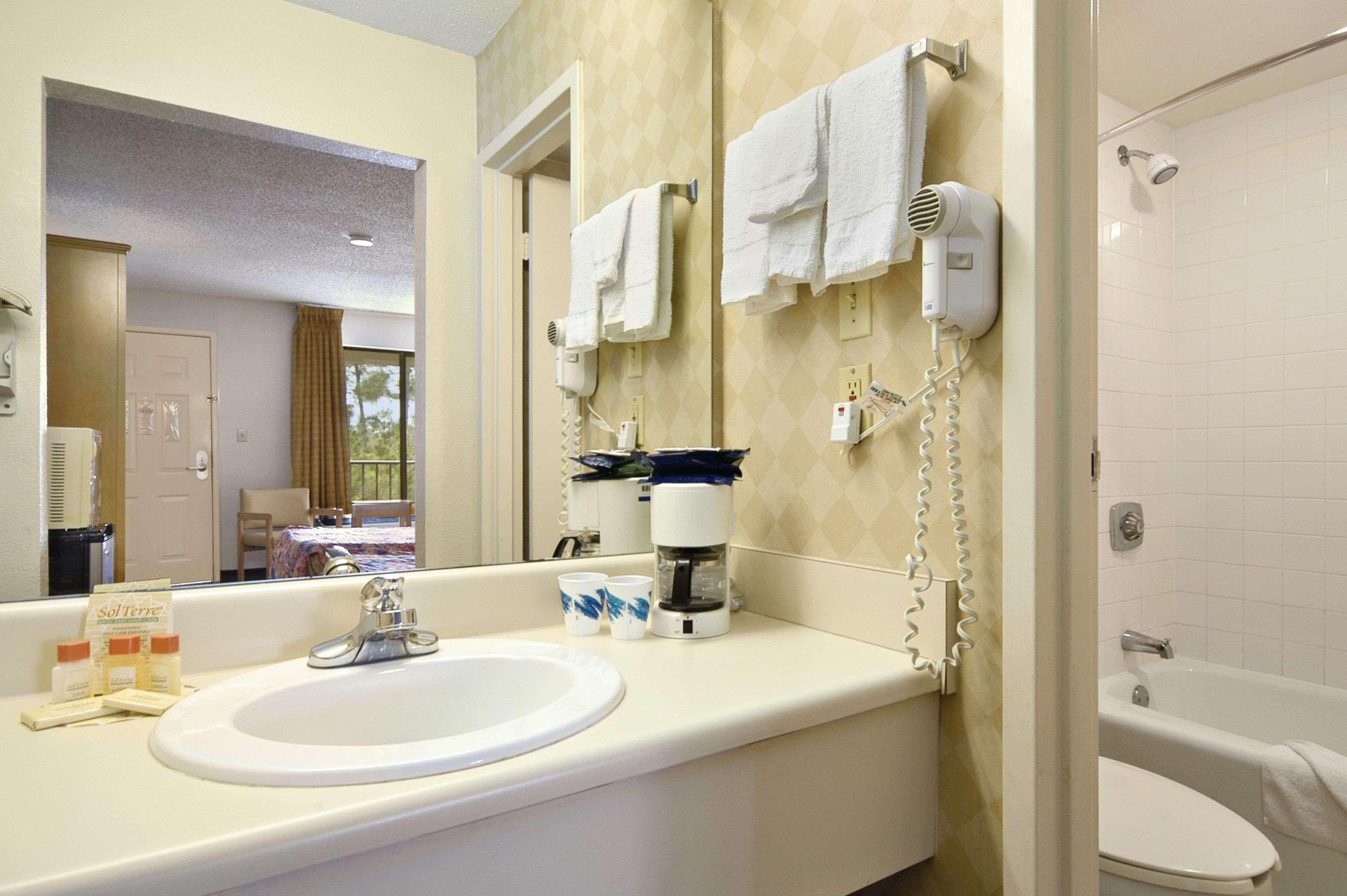 Days Inn&Suites Mobile Tillmans Corner Chambre photo
