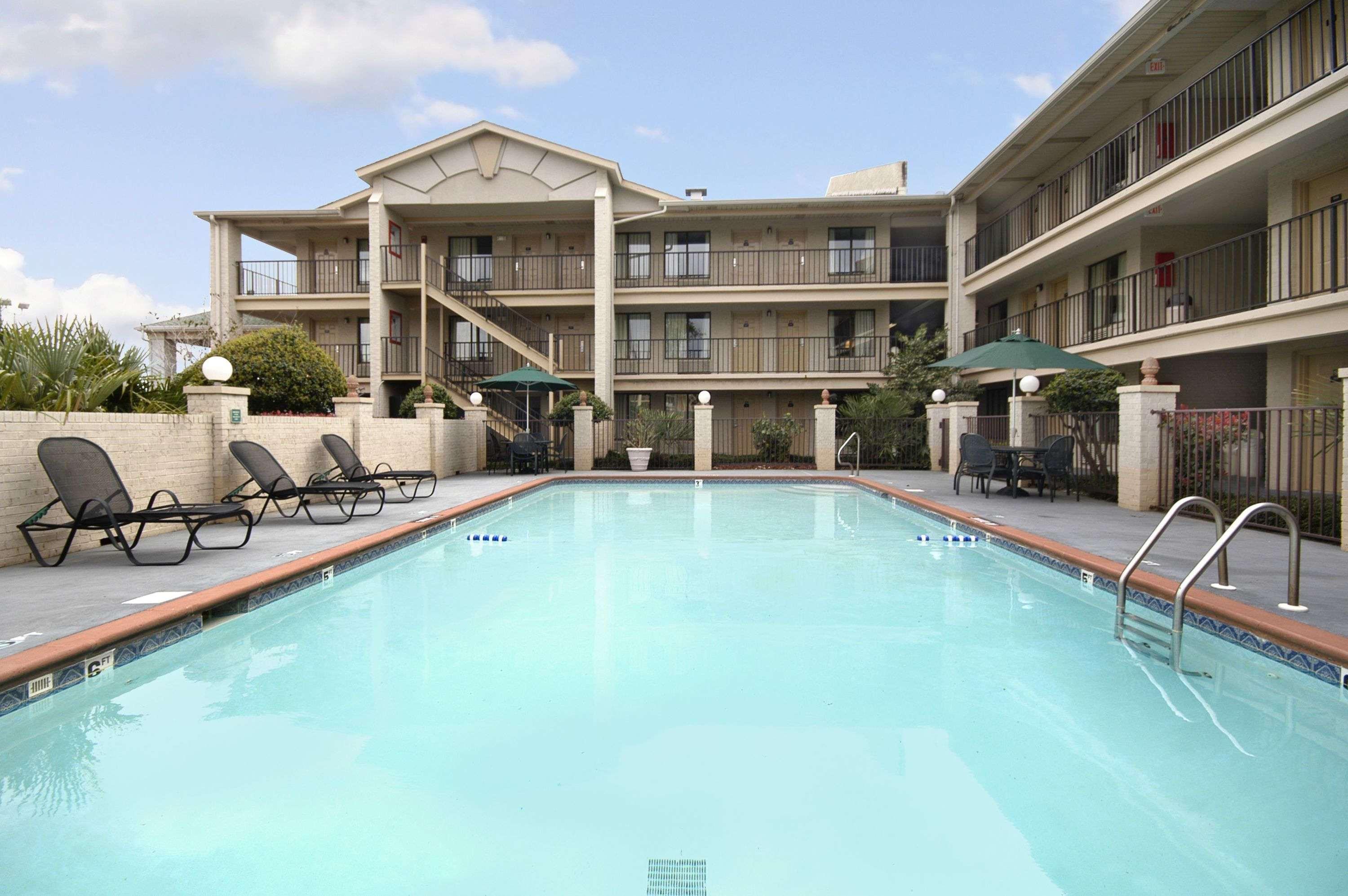 Days Inn&Suites Mobile Tillmans Corner Extérieur photo
