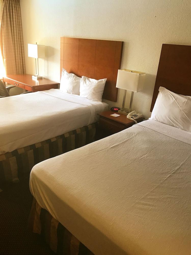 Days Inn&Suites Mobile Tillmans Corner Extérieur photo