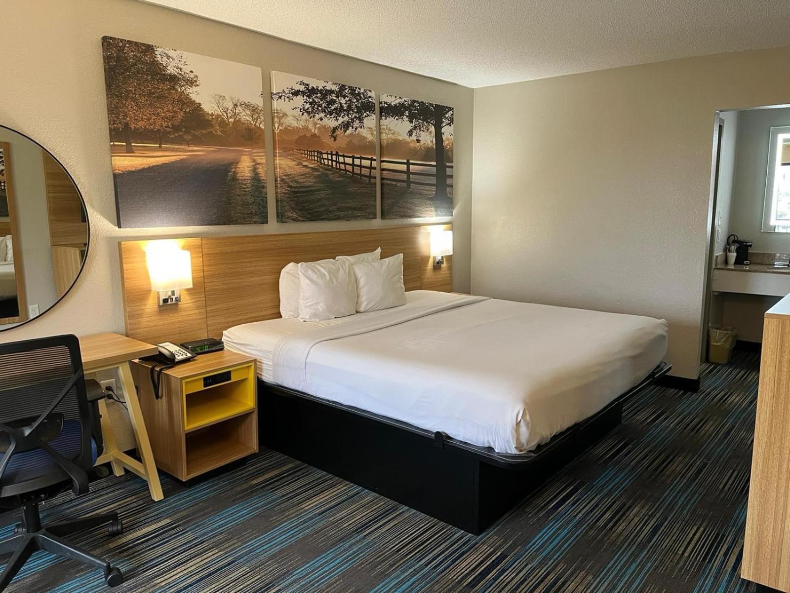 Days Inn&Suites Mobile Tillmans Corner Extérieur photo