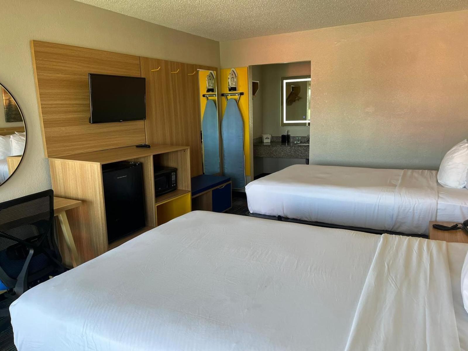 Days Inn&Suites Mobile Tillmans Corner Extérieur photo